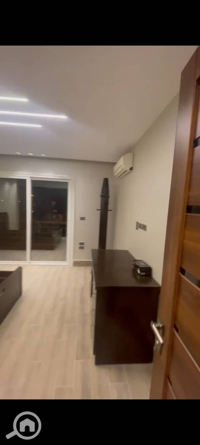 5 1000717643. png