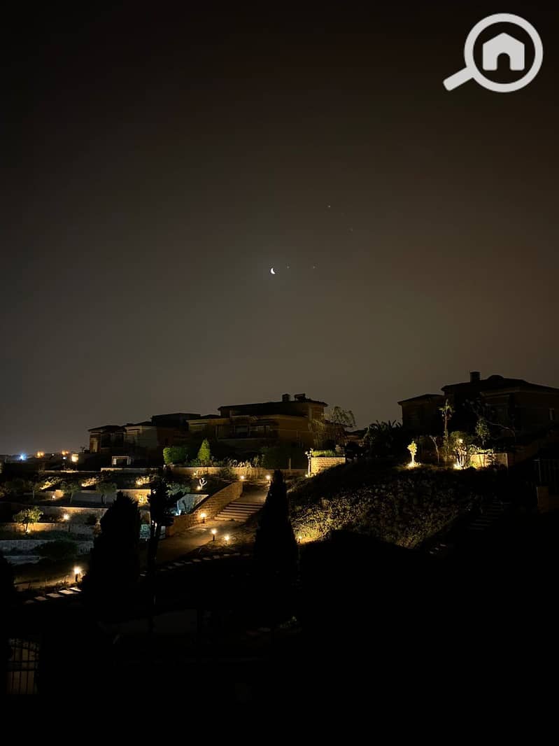 4 99c316bd-55d5-4170-8c71-275a038bce30. jpeg
