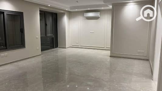3 Bedroom Flat for Rent in New Cairo, Cairo - شقة للايجار نصف مفروش في سوديك ايستاون