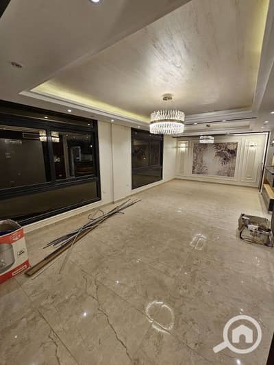 3 Bedroom Apartment for Sale in New Cairo, Cairo - شقة للبيع نصف مفروش اول سكن استلام فوري