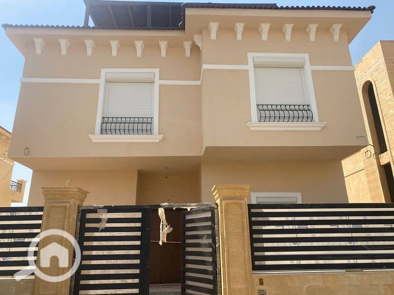 اقل سعر فيلا للبيع استلام فوري اول سكن بالمطبخ والتكيفات