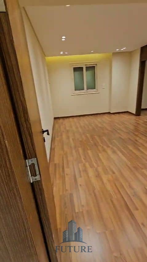 19 WhatsApp Video 2025-08-17 at 21.13. 42_d0d9defd. mp4_20250817_215951.150. jpg