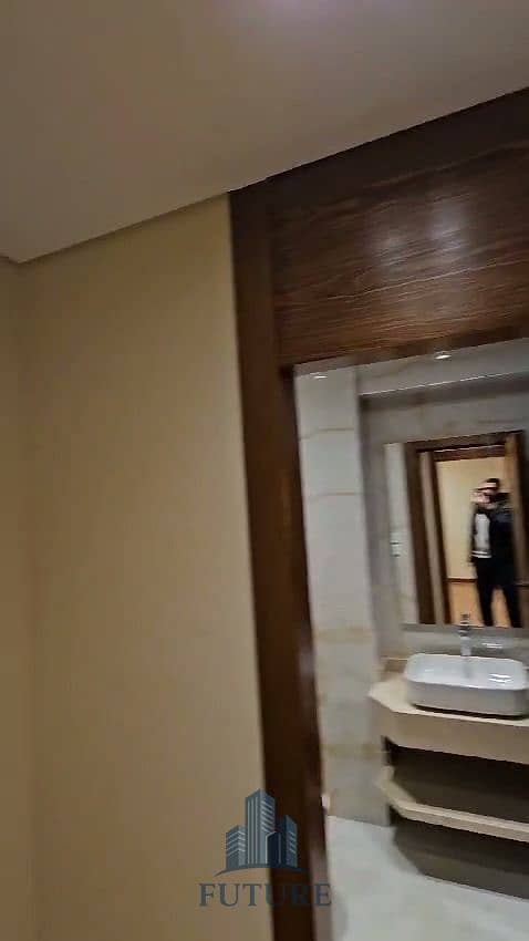 20 WhatsApp Video 2025-08-17 at 21.13. 42_d0d9defd. mp4_20250817_220004.023. jpg