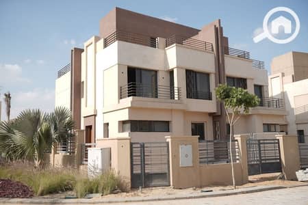 فیلا 5 غرف نوم للبيع في الشيخ زايد، الجيزة - 3647b215-0913-42bf-9332-d08e1f0e0b5c. jpg
