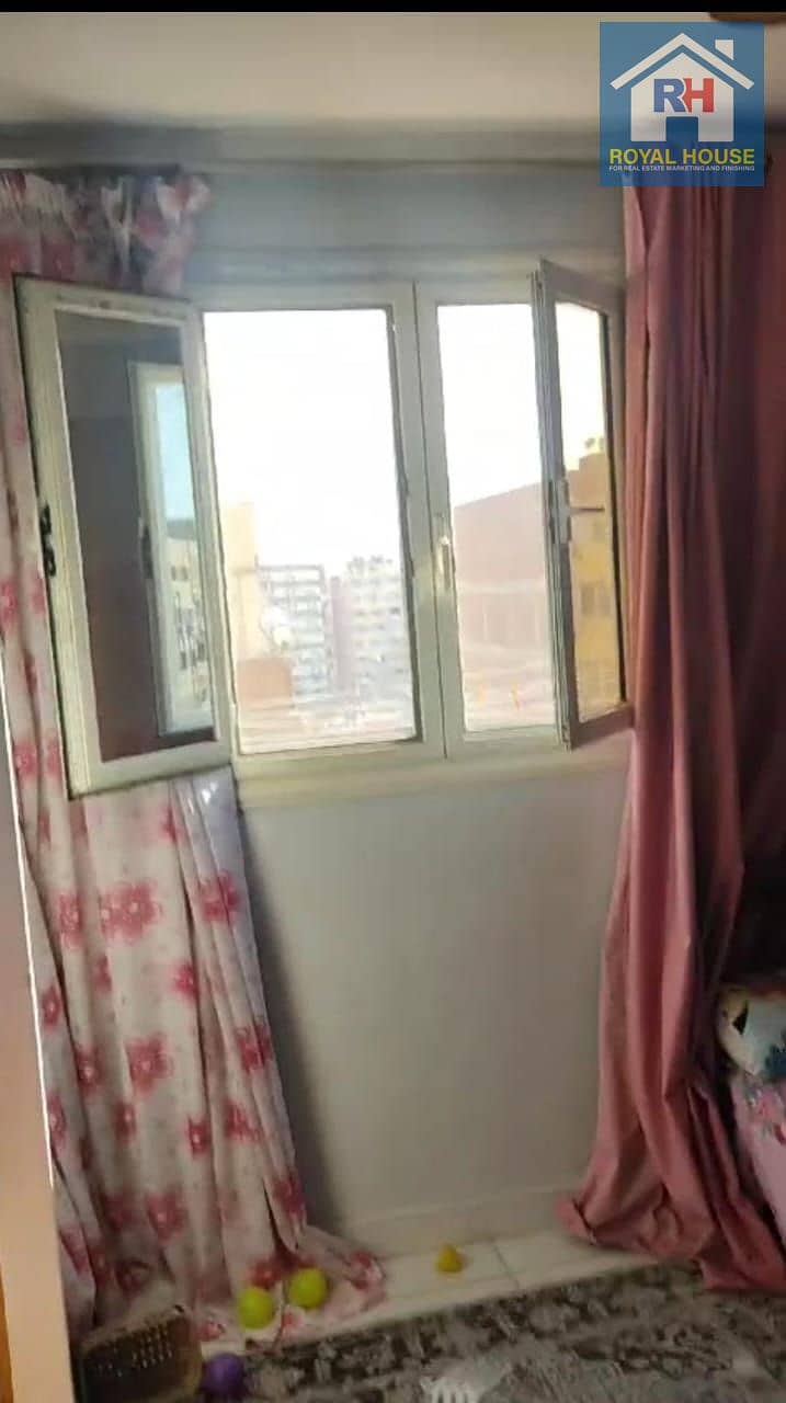 10 4749d0d1-75de-4c84-b214-40b7e078baad. jpeg