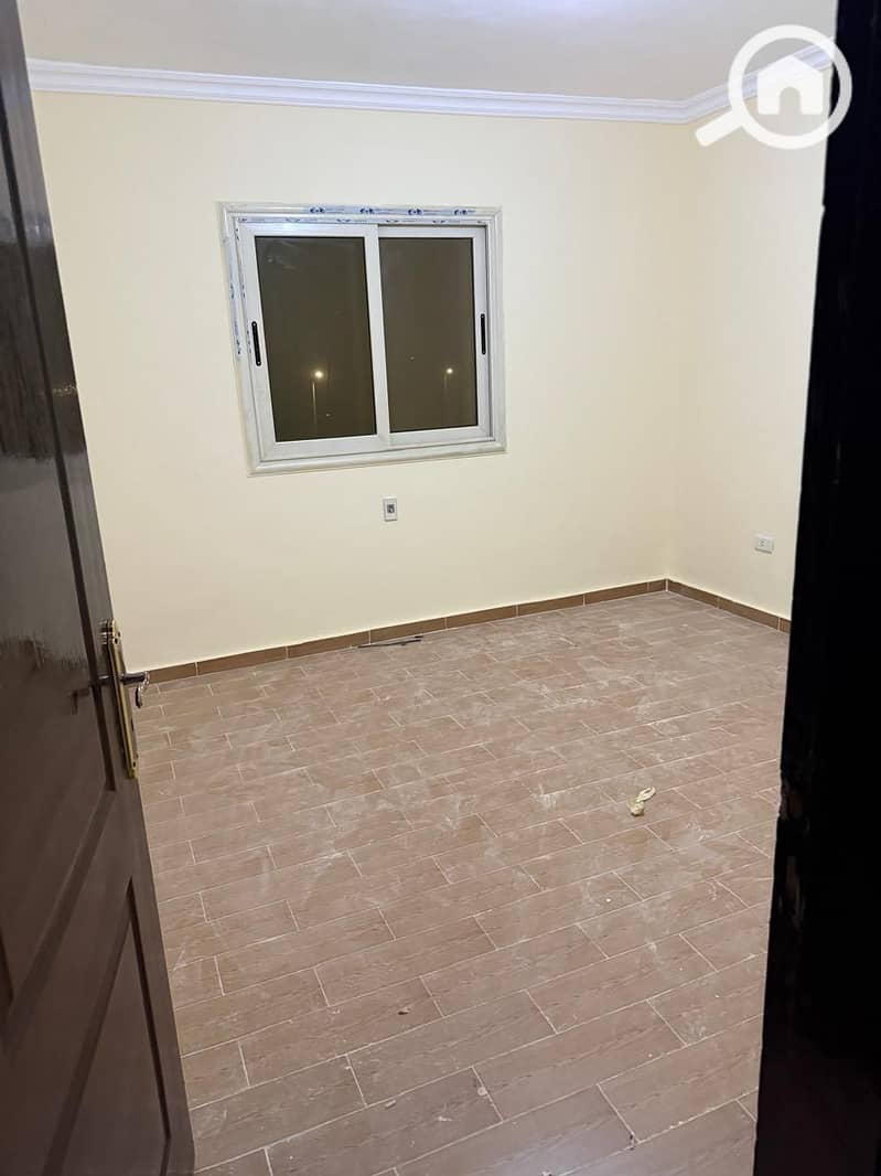 5 3e37e6de-acb6-4308-b47d-7bba6ebfadcf. jpg