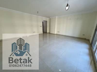 4 Bedroom Flat for Rent in Smoha, Alexandria - For rent 235 sqm + kitchen cabinets and air conditioning in the Anthonyadis City compound, 4 rooms in front of Al-Fursan school