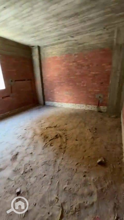 4 WhatsApp Video 2025-08-27 at 4.24. 46 PM - frame at 0m46s. jpg
