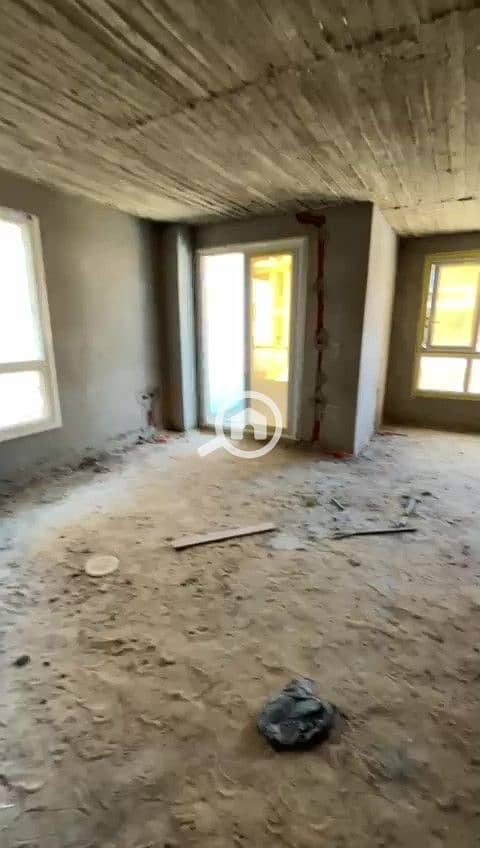 16 WhatsApp Video 2025-08-27 at 4.24. 46 PM - frame at 0m2s. jpg
