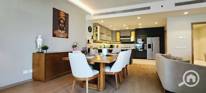 شقة فندقية 4 غرف نوم للايجار في 6 أكتوبر، الجيزة - شقه فندقيه مفروشه للايجار في أبراج أيون مراكز بجانب مول العرب ٤ غرف