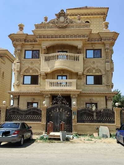 4 Bedroom Villa for Sale in 6th of October, Giza - فيلا غرب سوميد للبيع