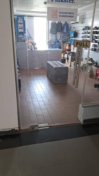 Retail for Rent in New Cairo, Cairo - محل للايجار بالتجمع الخامس