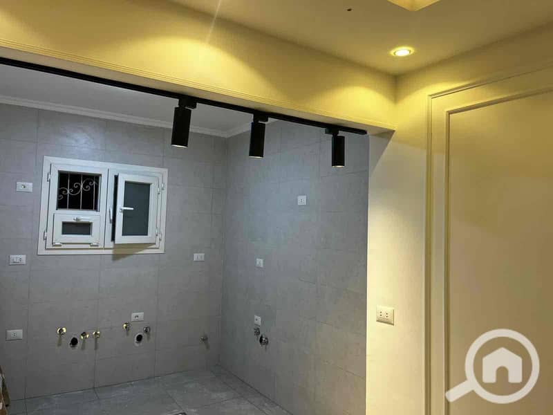 6 9a05c75e-bba7-43a2-a0fb-4e97e9bc6bf2. jpg