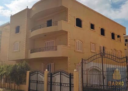 فیلا 10 غرف نوم للبيع في 6 أكتوبر، الجيزة - cdc73c37-5782-4703-8a2a-e3bcefebd2ce. jpg
