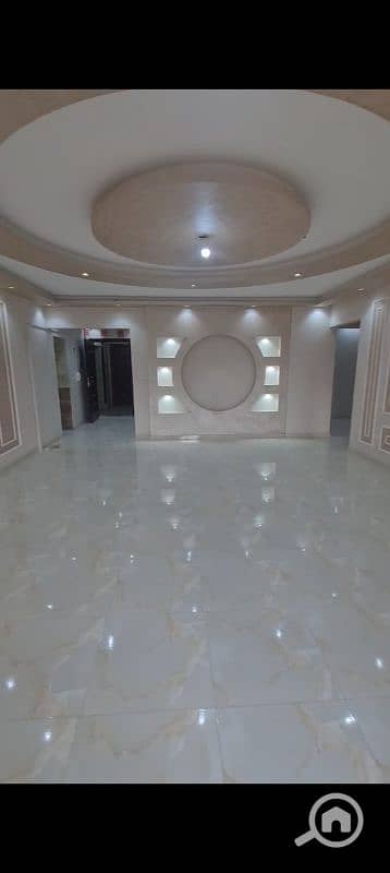 3 Bedroom Flat for Rent in Sheikh Zayed, Giza - اميز شقه ارضي بحديقه ١٧٠م بجوار خدمات بحري شرقي الخمايل الشيخ زايد