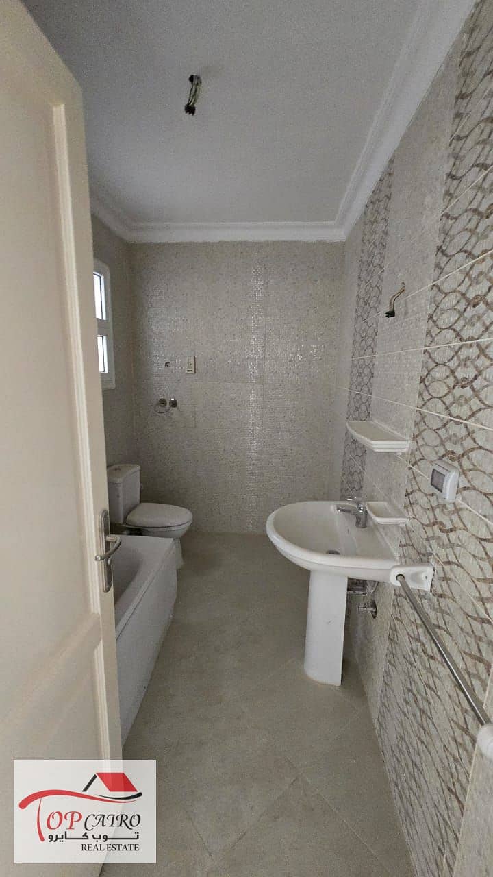 12 صورة واتساب بتاريخ 1447-02-15 في 18.45. 11_779fd32a. jpg