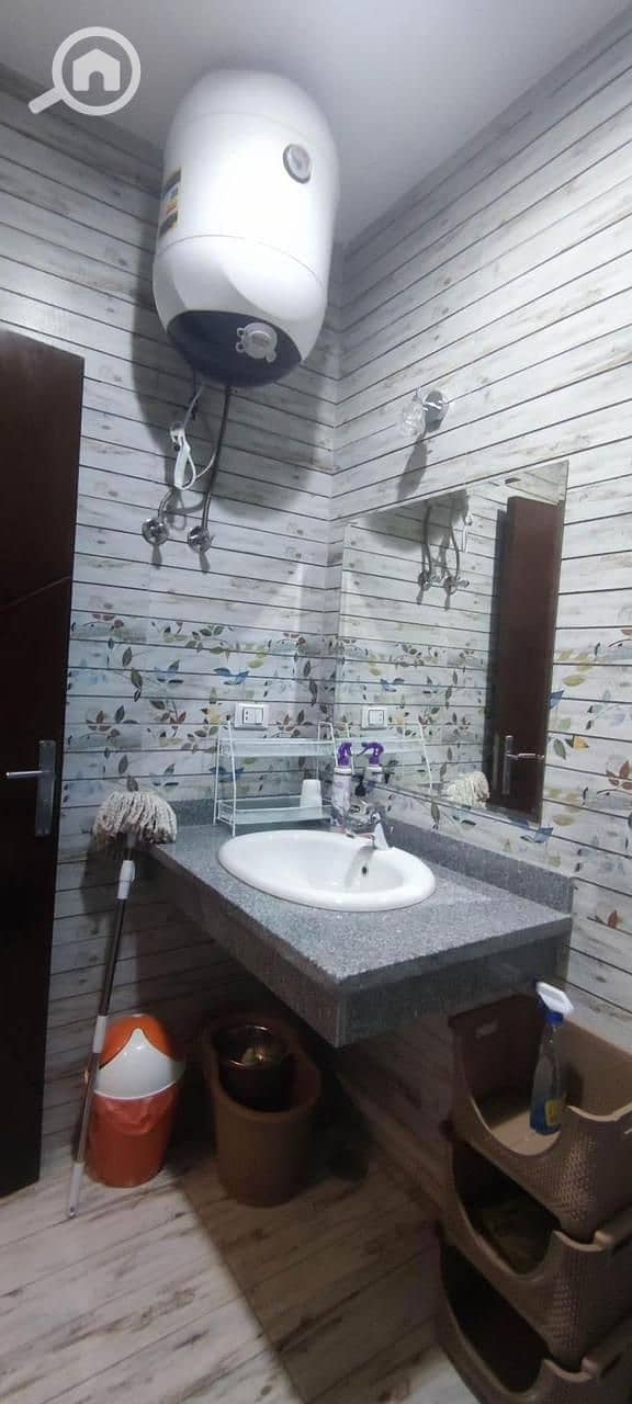11 Bathroom 2. JPG