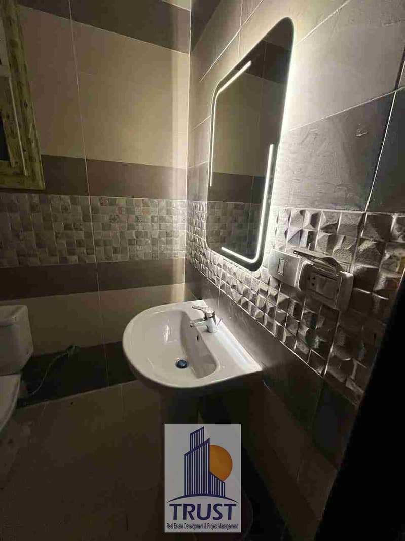 12 1000184734. jpg