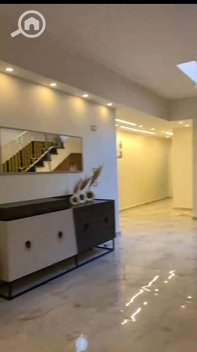 4 Bedroom Duplex for Sale in Sheikh Zayed, Giza - دوبلكس للبيع بمدخل خاص وجاردن بالحي التاسع بالشيخ زايد