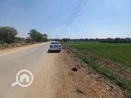 3 ارض زراعيه على الطريق. jpg