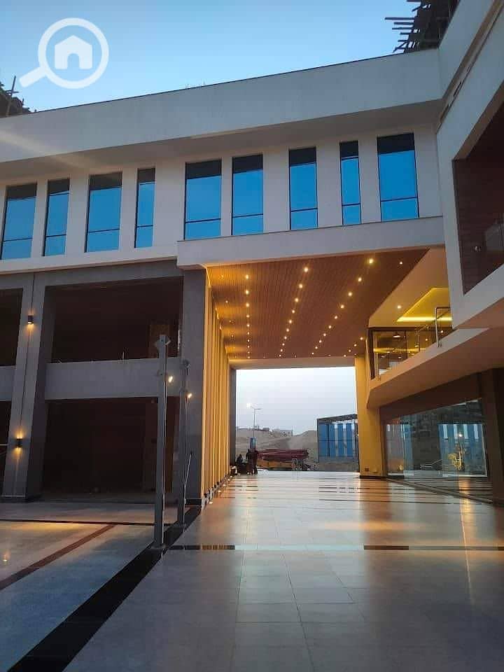 عياده للايجارفى اكتوبر مول ويست جيتس مساحه 82 متر عياده للايجارفى اكتوبر مول ويست جيتس مساحه 82 متر