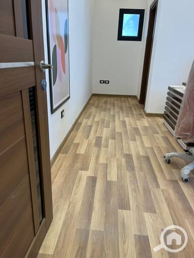 Office for Rent in Sheikh Zayed, Giza - مكتب للايجار مول في الشيخ زايد مساحه 400 متر