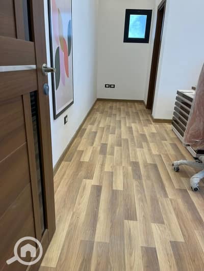 Office for Rent in Sheikh Zayed, Giza - مكتب للايجار مول فى الشيخ زايد مساحه 200 متر