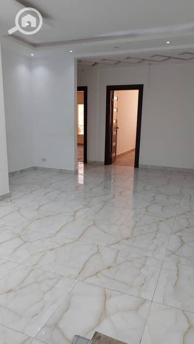 Office for Rent in 6th of October, Giza - مكتب مكيف للايجار فى مول على المحور دايركت فى اكتوبرمساحه 275 متر