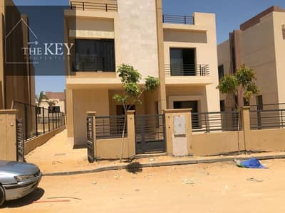 5 Bedroom Villa for Sale in Sheikh Zayed, Giza - WhatsApp Image 2025-08-04 at 22.22. 37_5bbf92ad. jpg