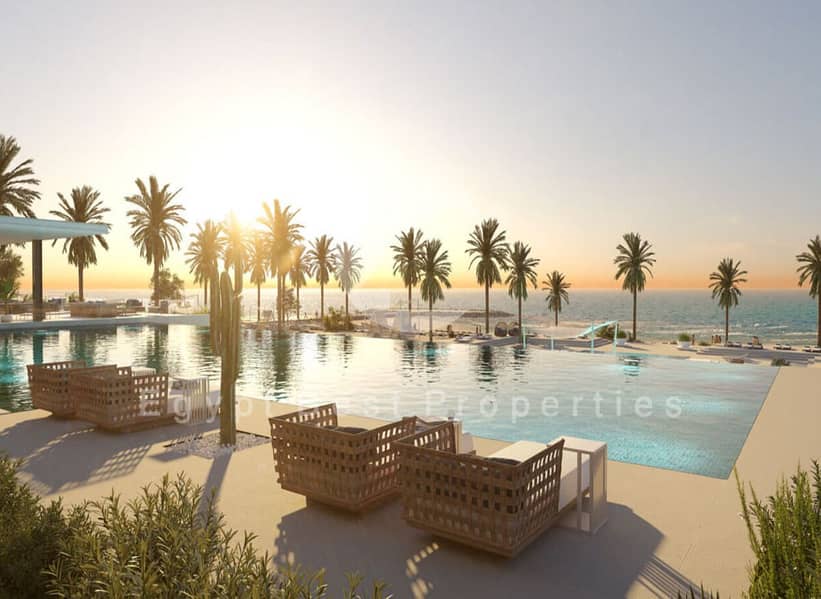 6 01-cam34-infinity-pool-fist. jpg