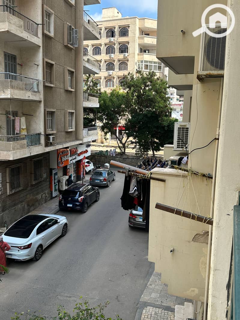6 ٨. JPG