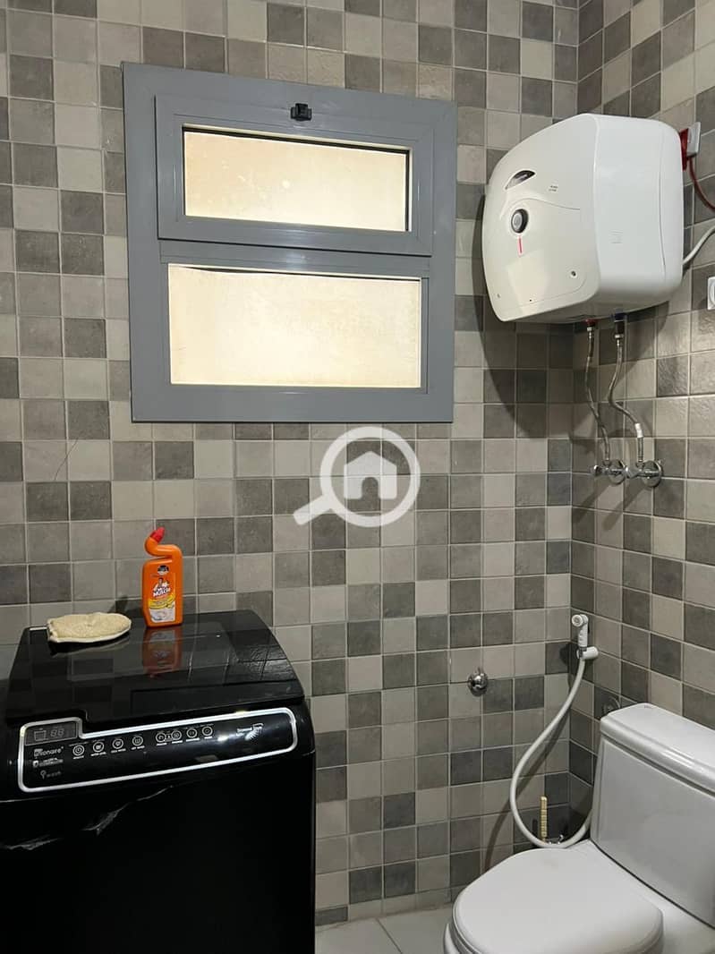 8 e7ada400-fb45-4eba-bdee-11fe54bb285a. jpg