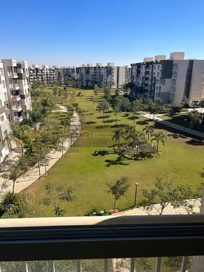4 Bedroom Flat for Sale in Madinaty, Cairo - IMG-20250826-WA0052. jpg