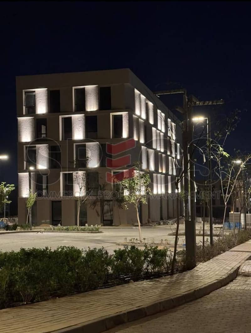 4 photo_5886593300595590339_y. jpg