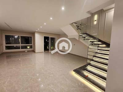 دوبلكس 3 غرف نوم للايجار في 6 أكتوبر، الجيزة - 86deea32-7740-4fe3-9e8a-1f378daa4e85. jpg