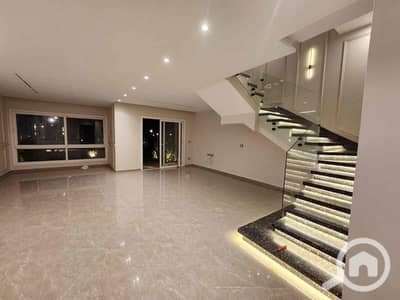 فیلا 3 غرف نوم للايجار في الشيخ زايد، الجيزة - 86deea32-7740-4fe3-9e8a-1f378daa4e85. jpg