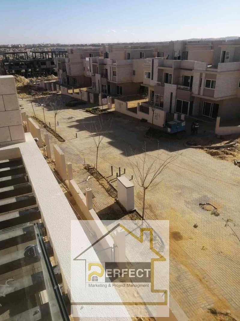 2 ef8097e4-78b8-4729-abd7-457770ad27da. jpg