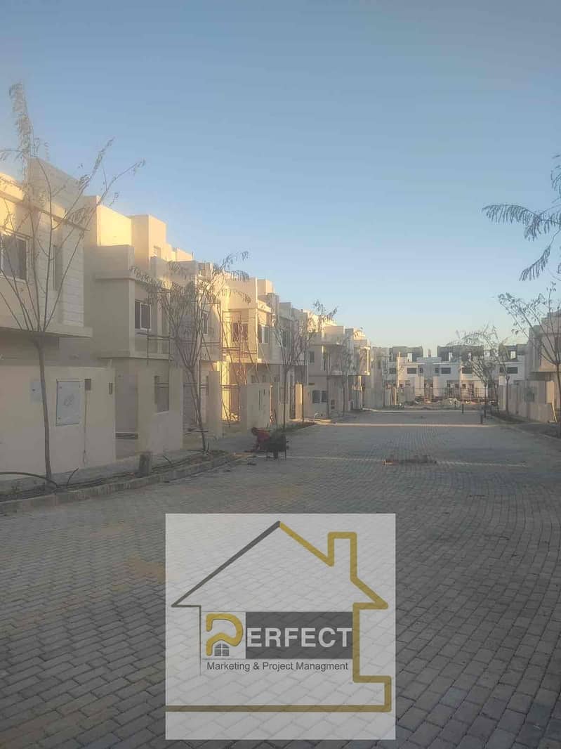 7 d97828d3-f19a-47f6-b408-fd36fd58e4cb. jpg