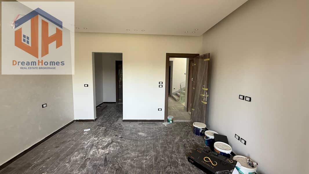 16 e219b0b6-485f-4192-ac47-eccdbc77a8ee. jpeg