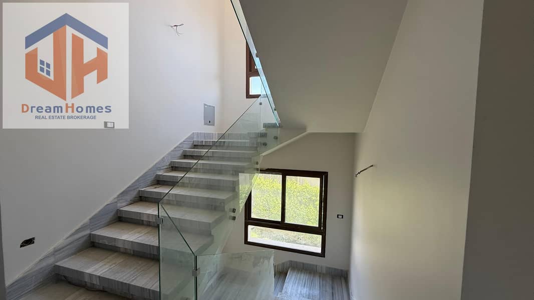 18 109a4656-6c7a-417d-bbde-dd8d3051272a. jpeg