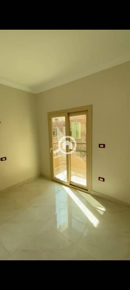 10 aacb4eed-5e0e-475f-98fb-78854de0c375. jpg