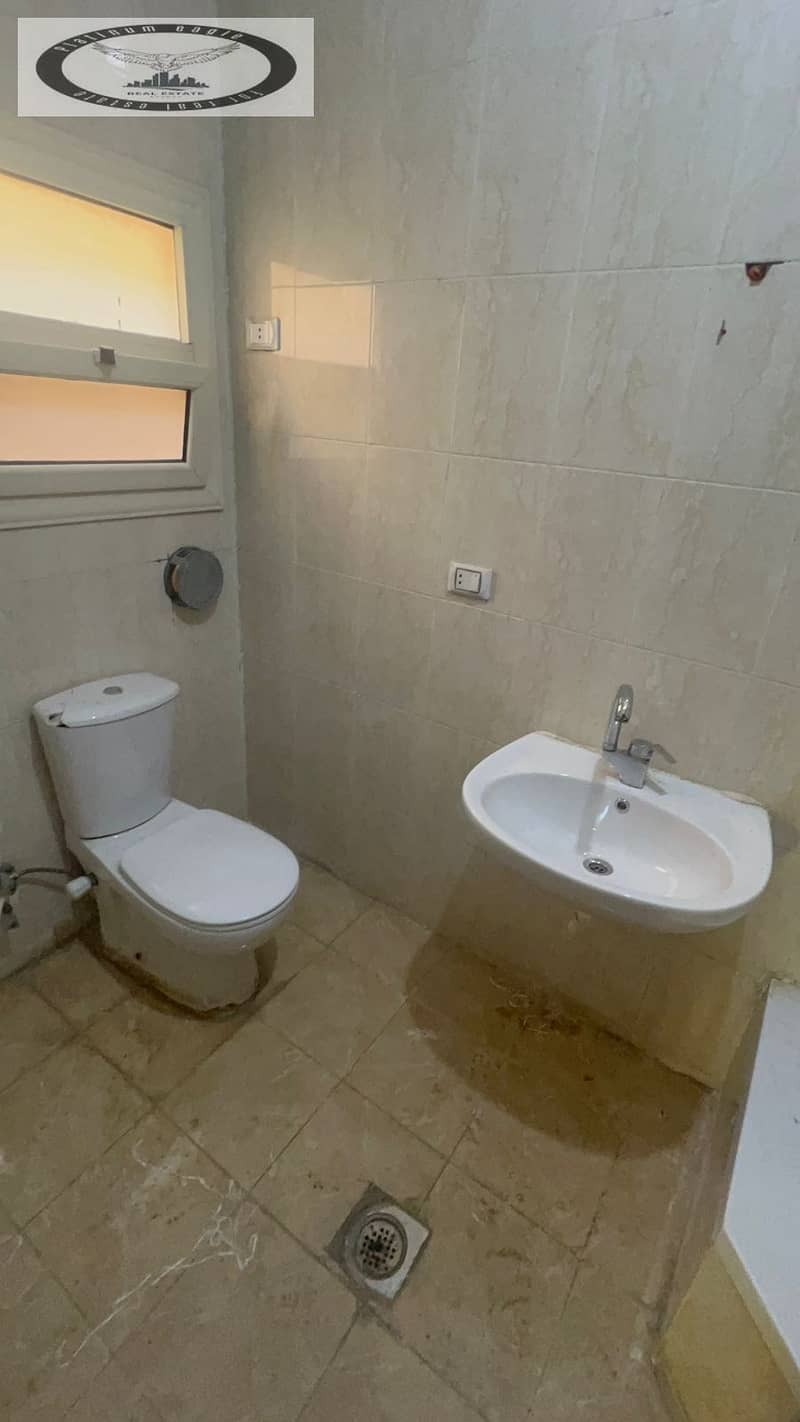 10 3ce10ab4-72c7-452f-aba7-79d8be5ad279. jpg