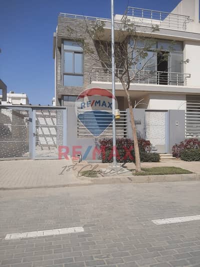5 Bedroom Twin House for Sale in New Cairo, Cairo - 857f8bdf-4c2a-4e65-9528-983e1aa555a4. jpg