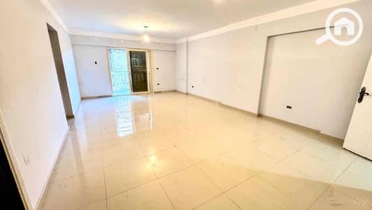 شقة 2 غرفة نوم للايجار في زيزينيا، الإسكندرية - 77e17ecf-0c13-436e-8f01-235701e10255. jpg
