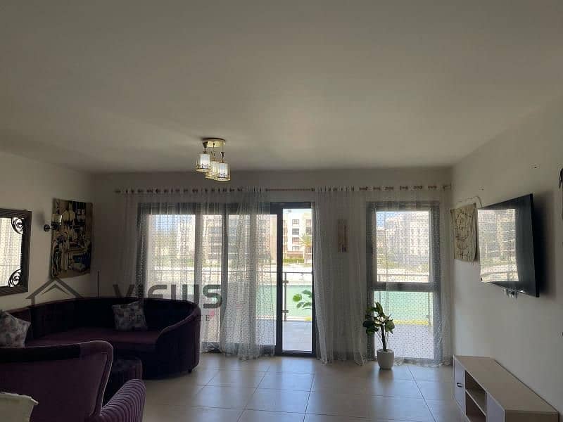 2 0e5a1552-fa58-4e44-956d-f43bf0de1b38. jpg