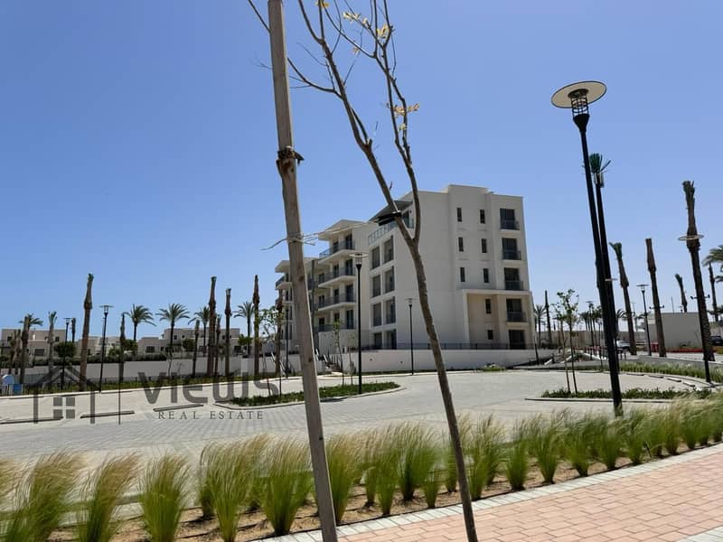 13 d8e6f0ba-e480-4390-98d6-c6323627a3db. jpg