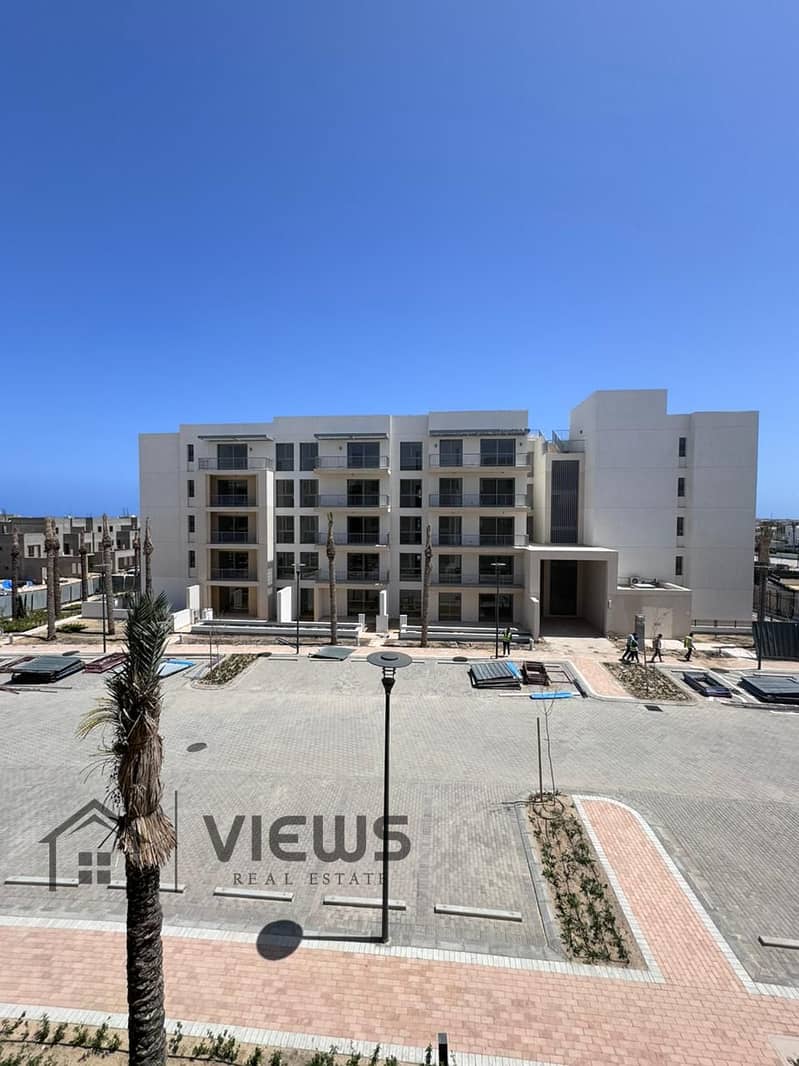 14 df5d497d-fd15-41cf-b6e1-b925b7633441. jpg