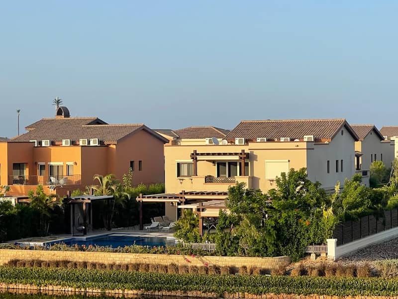 10 4e436a94-3fe4-435e-81b1-6b7d7ddc90d2. jpg