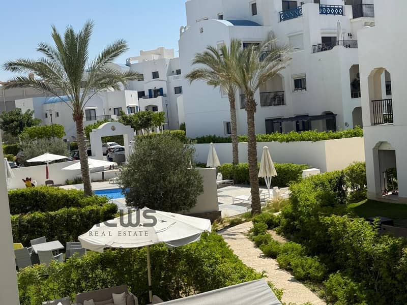 16 811800c0-955e-4e8f-9d40-38c26b6bacf3. jpeg