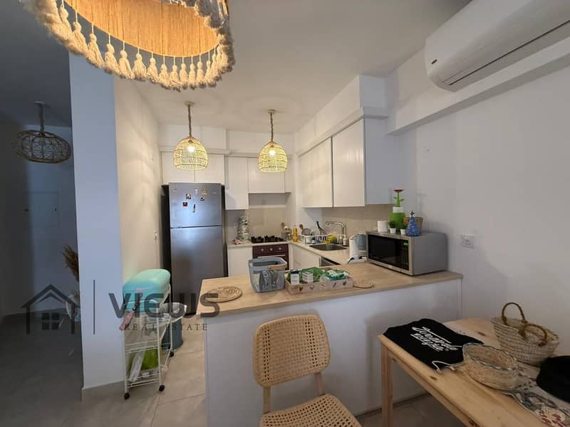 21 c93cac9d-bc98-4275-8adb-72955e6cdf02. jpeg